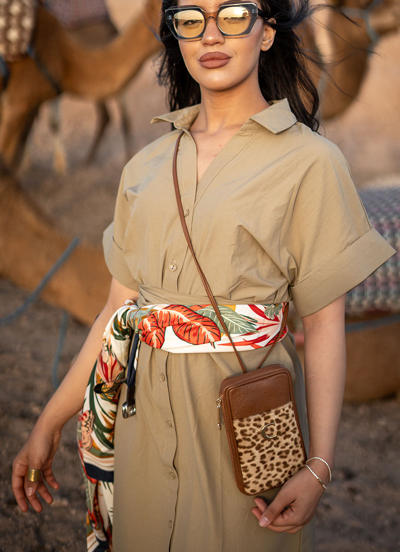 Bouquet-flowers-woman4